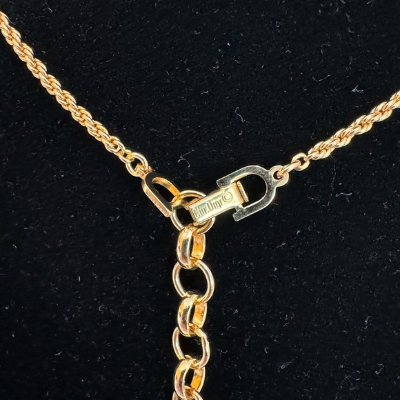 4. Christian Dior Crystals Shell Necklace - Picture 16 of 16